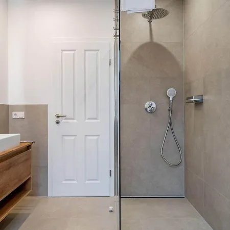 بيت للعطل With 2 Bedrooms غريتسيل